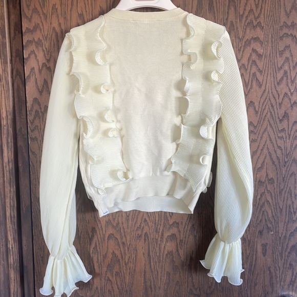 Zara Pale Yellow Ruffle Sweater with balloon sleeves - Picture 3 of 4